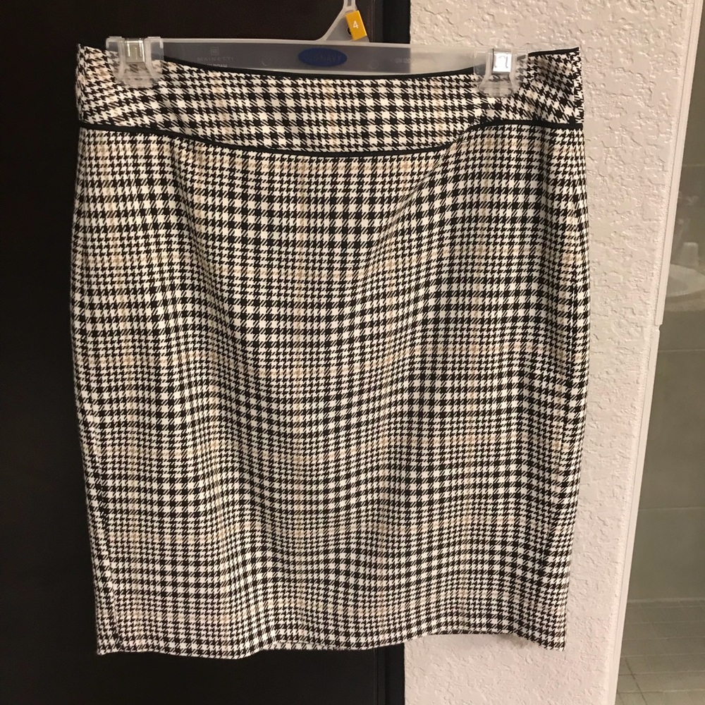 Banana republic houndstooth pencil skirt